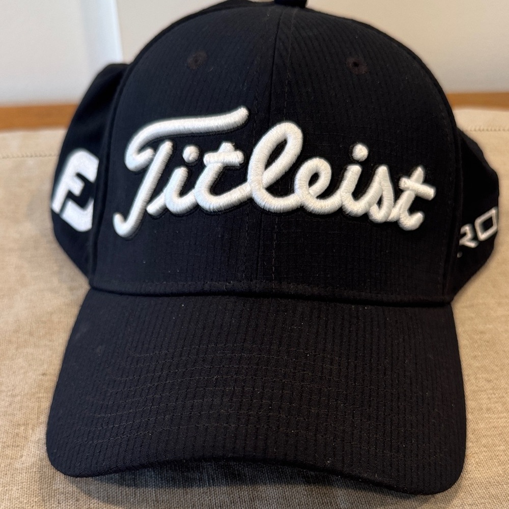 Titleist Black and White Golf Cap Large